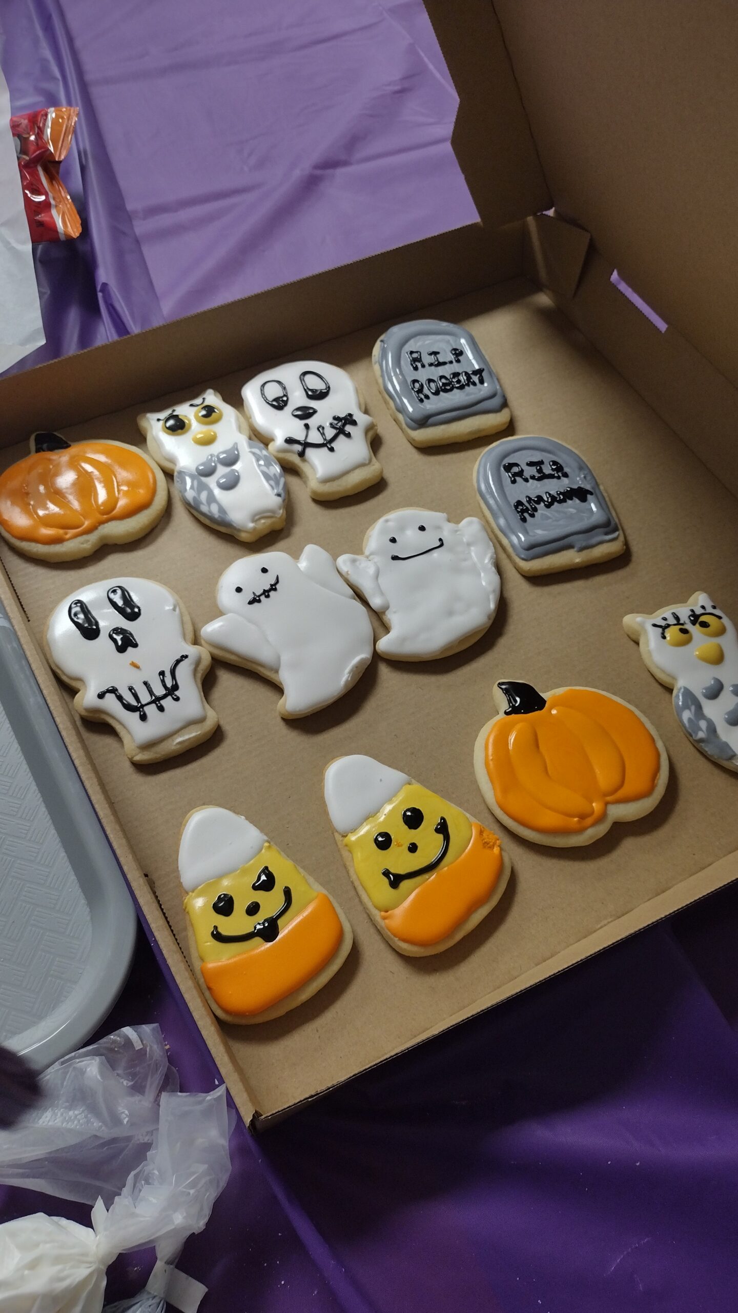 Cookies decorated by students at a 2 Cute 2 Eat Cookies class